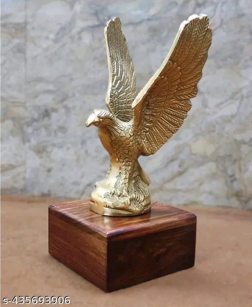 Flying Eagle with Base Showpiece Decorative Statue Antique Showpiece Memento Trophy Award, Gift Item,Vastu Strength