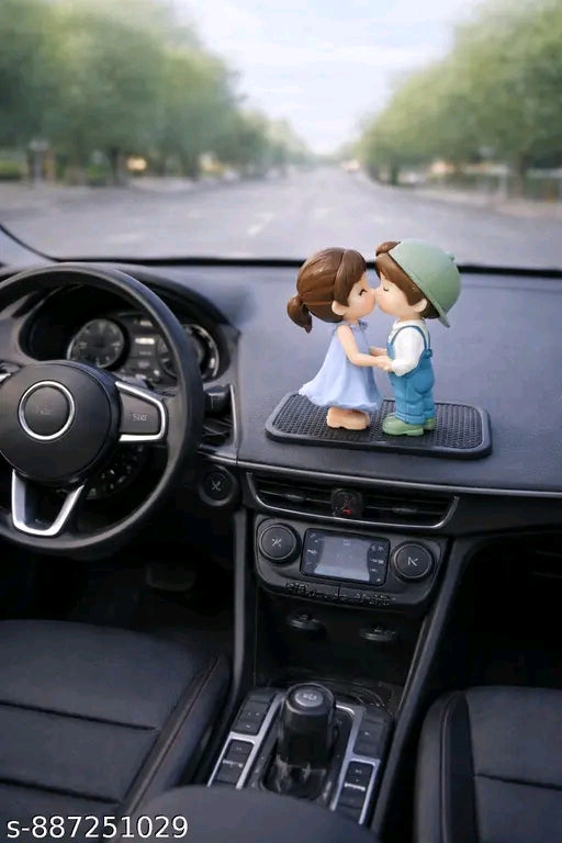 Cute Cartoon Couples Action Figure Figurines Balloon Ornament car Dashboard Toys Auto Interior Dashboard Accessories for car Interior Dashboard Decoration(Set of 1)