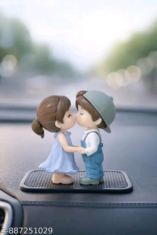 Cute Cartoon Couples Action Figure Figurines Balloon Ornament car Dashboard Toys Auto Interior Dashboard Accessories for car Interior Dashboard Decoration(Set of 1)