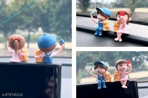 Cute Couple Figurines with Pets Holding Phones | Mini Romantic Showpiece Gift for Lovers & Desk Decor